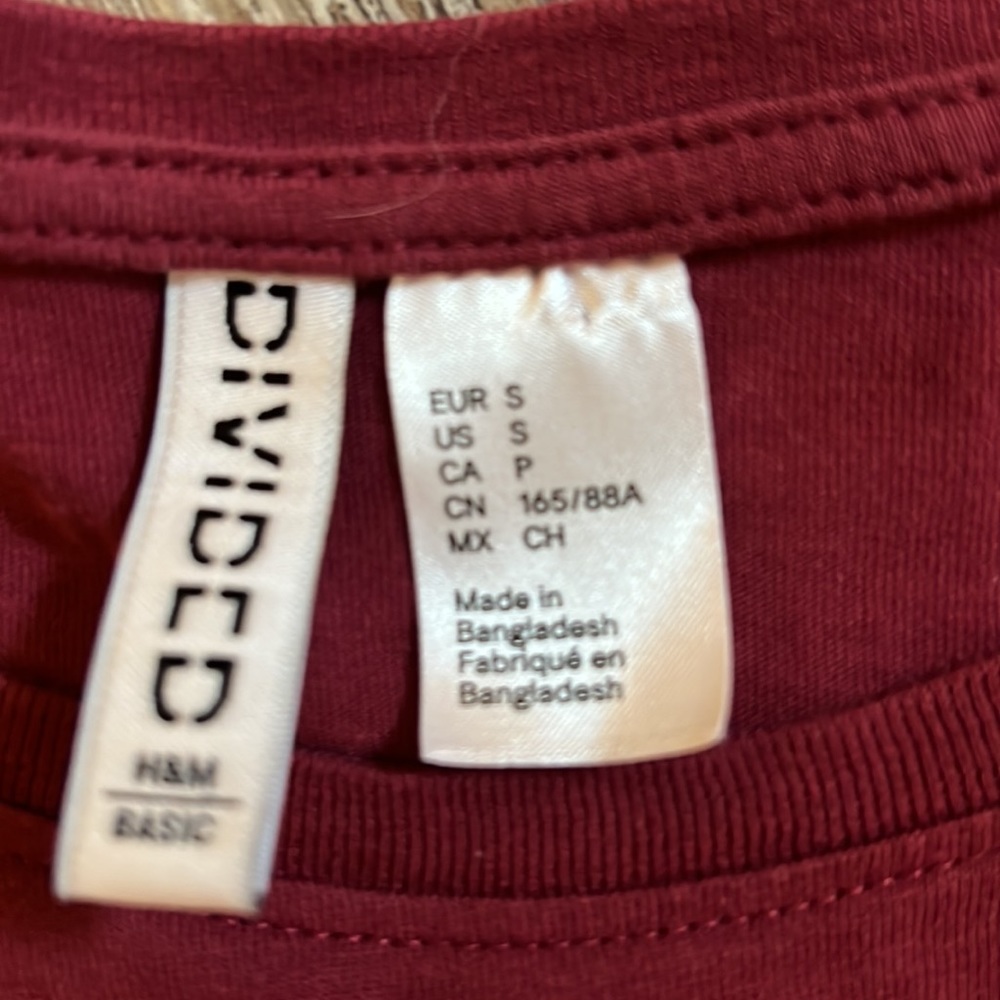 H & M Basic T - Picture 3 of 3